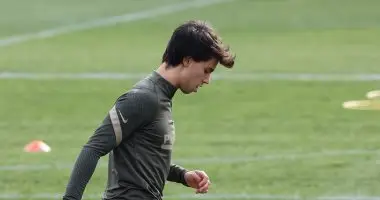 تعافي جواو فيليكس نجم أتلتيكو مدريد من فيروس كورونا