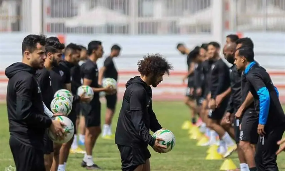 مران الزمالك – أيمن الطويل يقود تدريب الحراس.. وجلسة فنية بين كارتيرون واللاعبين