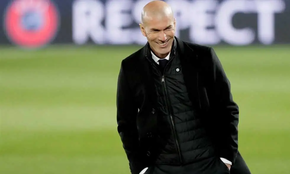  زيدان مستمر مع ريال مدريد لموسم إضافي.. وأمر قد يجعله يرحل لتدريب فرنسا