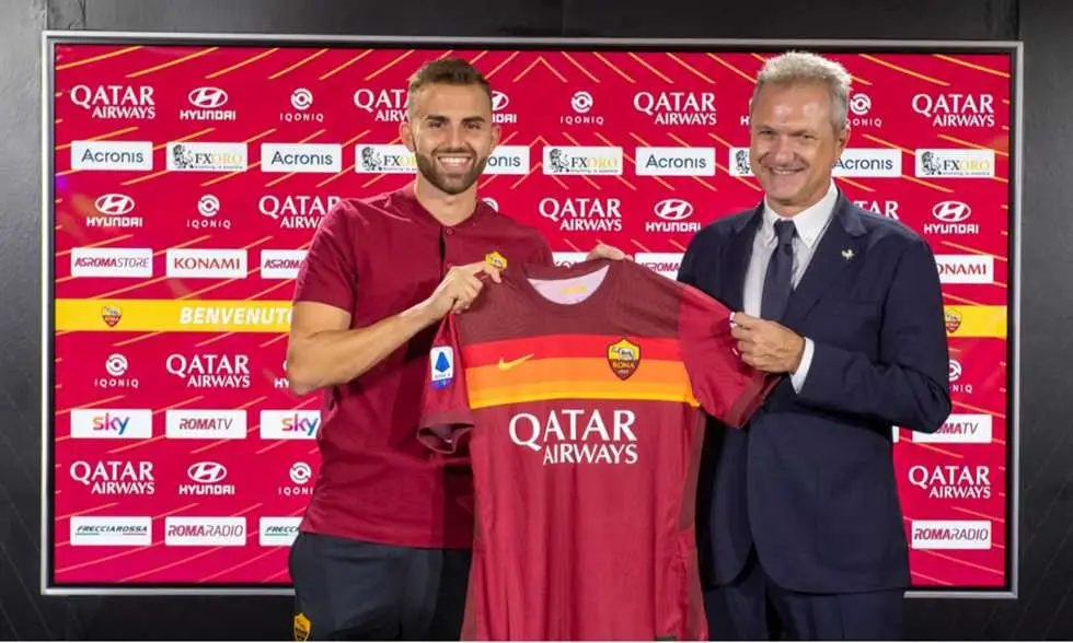لا جازيتا: روما سيفعل بند الشراء في عقد مايورال