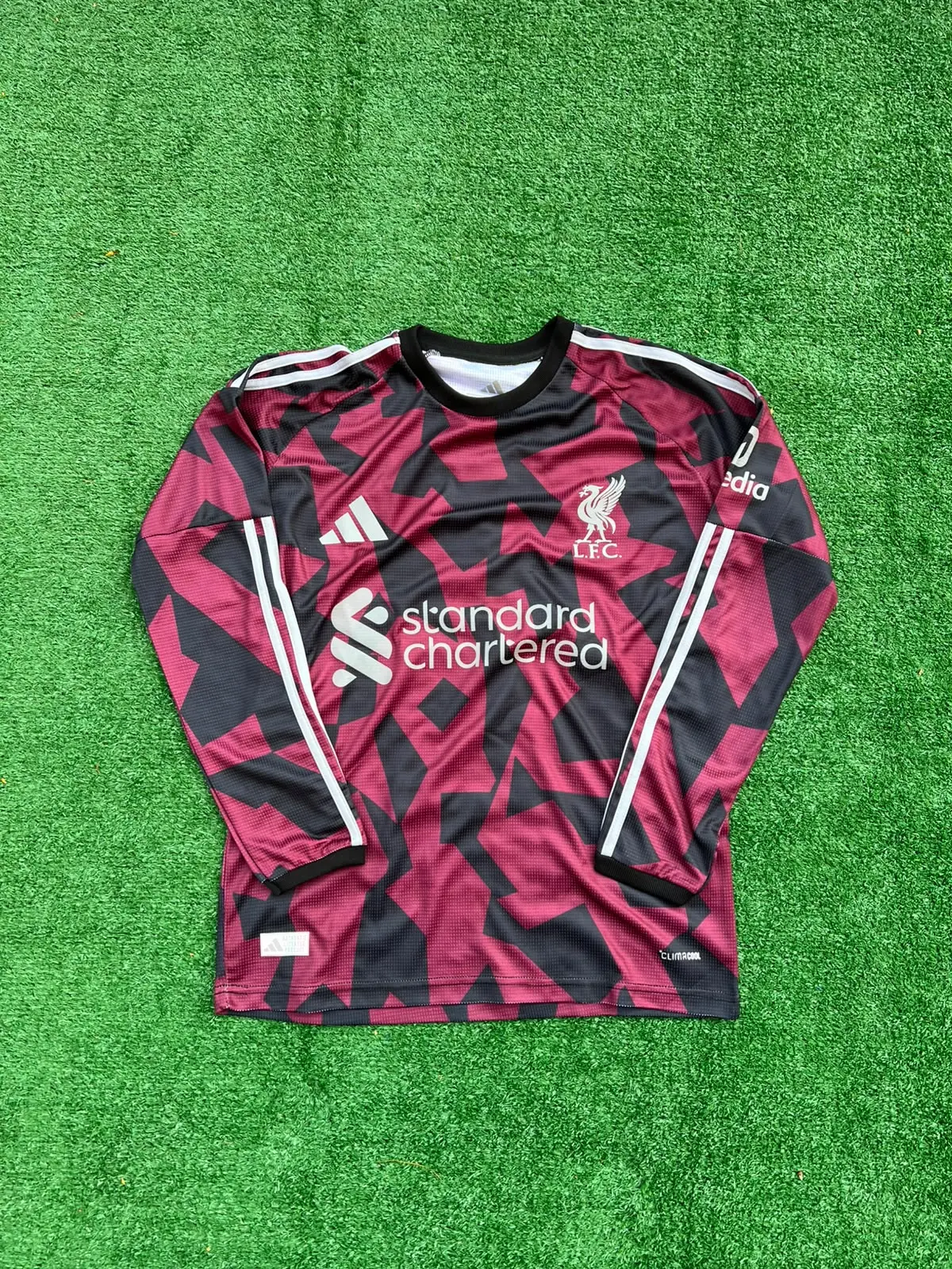 قميص ليفربول الثالث 2026/27 بكم طويل MN-87