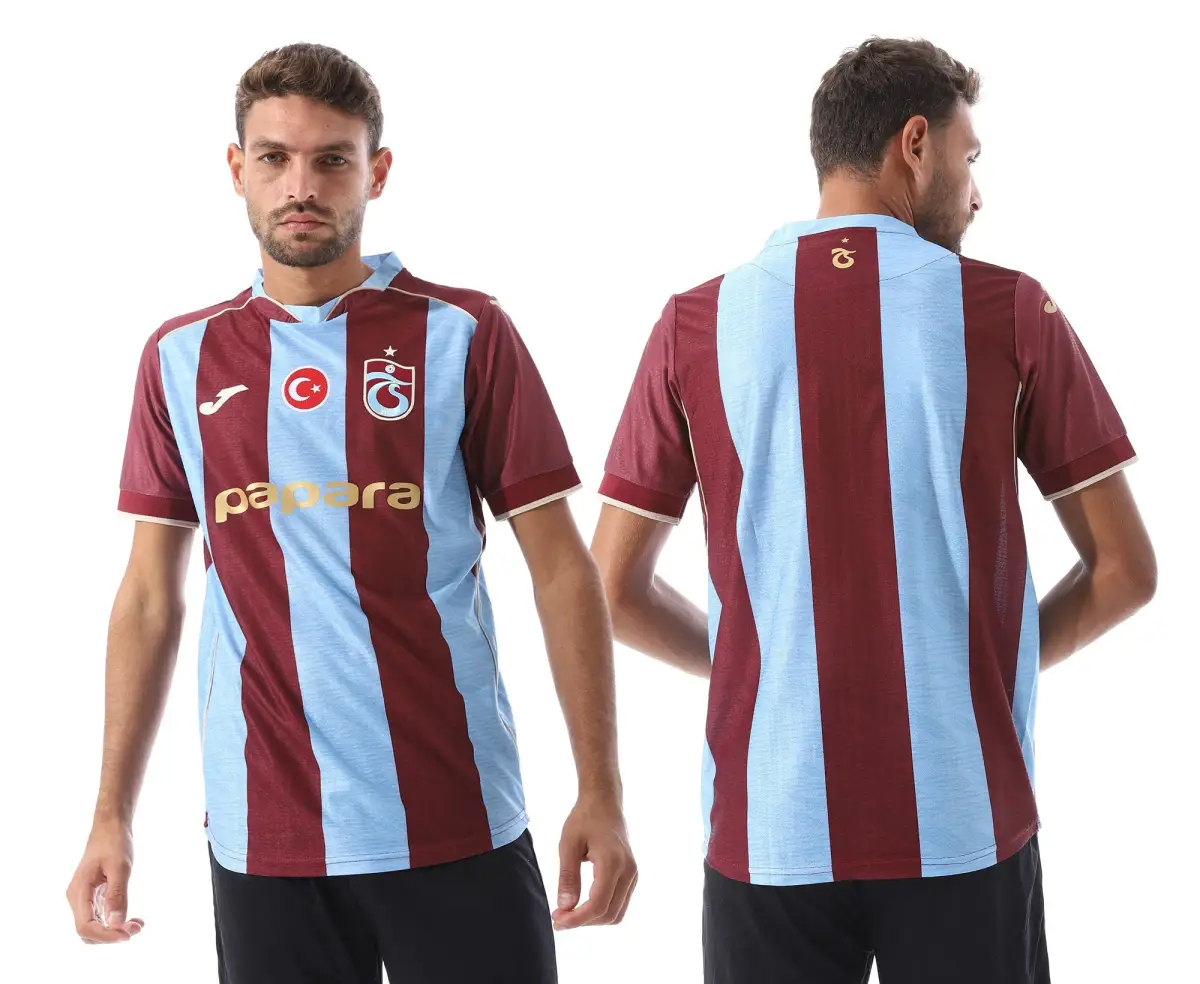 قميص طرابزون سبور الأساسي 2026/27 بشعارات تطريز (عرض)